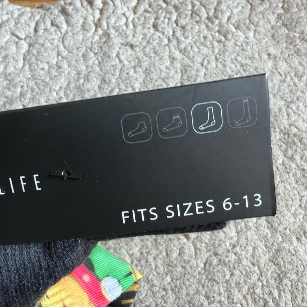Black Lucky Cat Socks - Picture 5 of 5